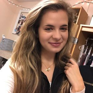 Meet your Posher, Julia